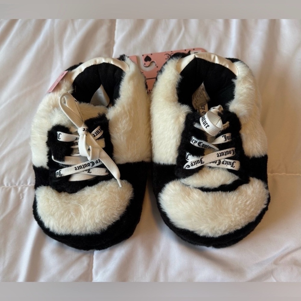 Juicy Couture Black and White Women Slippers